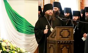 Episkop Bančenski Longin (Zhar) zajedno sa sveštenstvom, monaštvom i laicima stao je u odbranu Svete pravoslavne vere