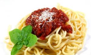 Bir tencerede makarna nasıl pişirilir: külah, spagetti ve yuva yapmak için tarifler